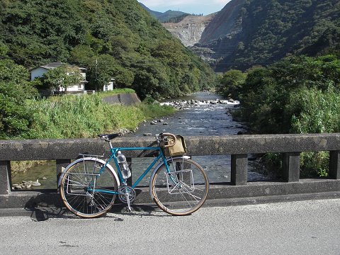 川