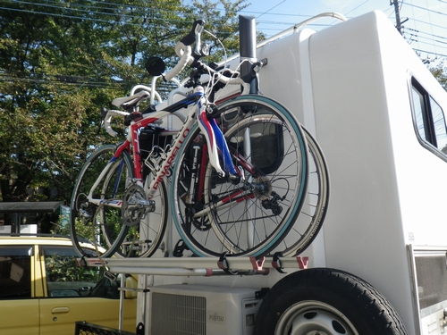 自転車を車にのせる