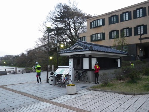 秋田駅西口近く公園